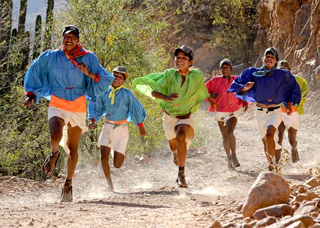 Corredores-tarahumaras-Silvino-Cubesare-Locos-Por-Correr-02